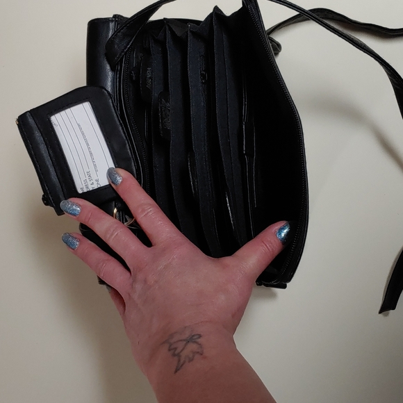 Vittoria Genuine Leather Crossbody Bag - Picture 16 of 17